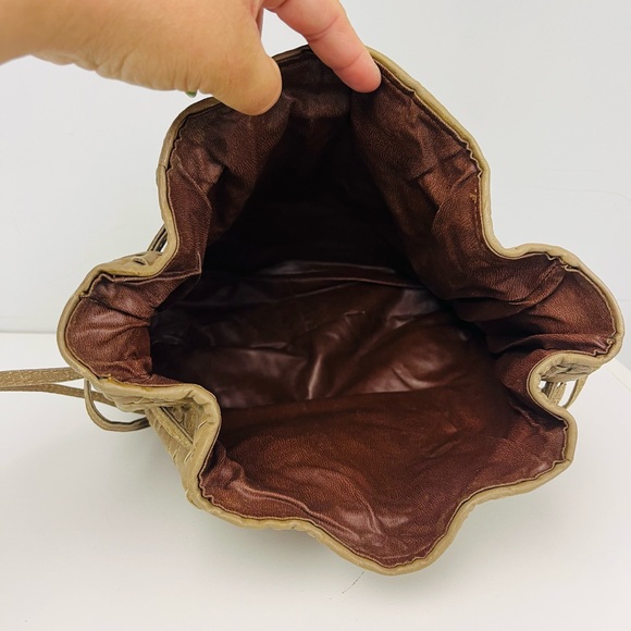 Vintage Taupe Woven Faux Leather Drawstring Shoulder Bag - Picture 2 of 7